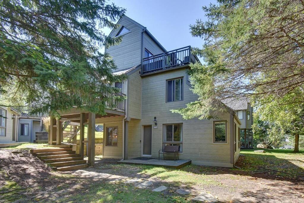 Cozy Lodge In The Mont Tremblant Ski Village Exterior photo